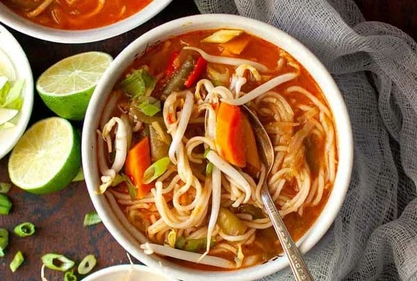 Bowl of hot thukpa
