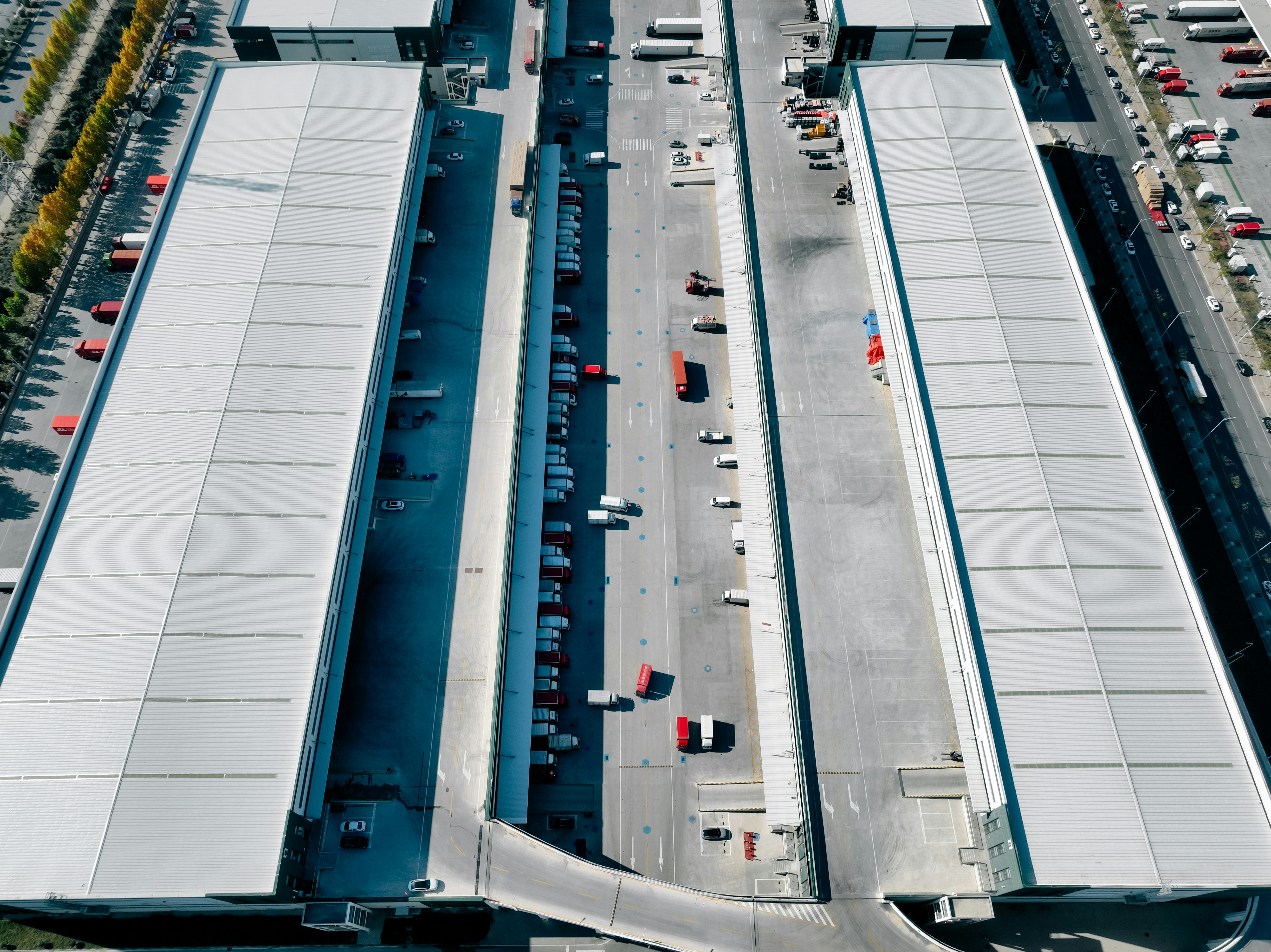 aerial shot of a 3pl warehouse