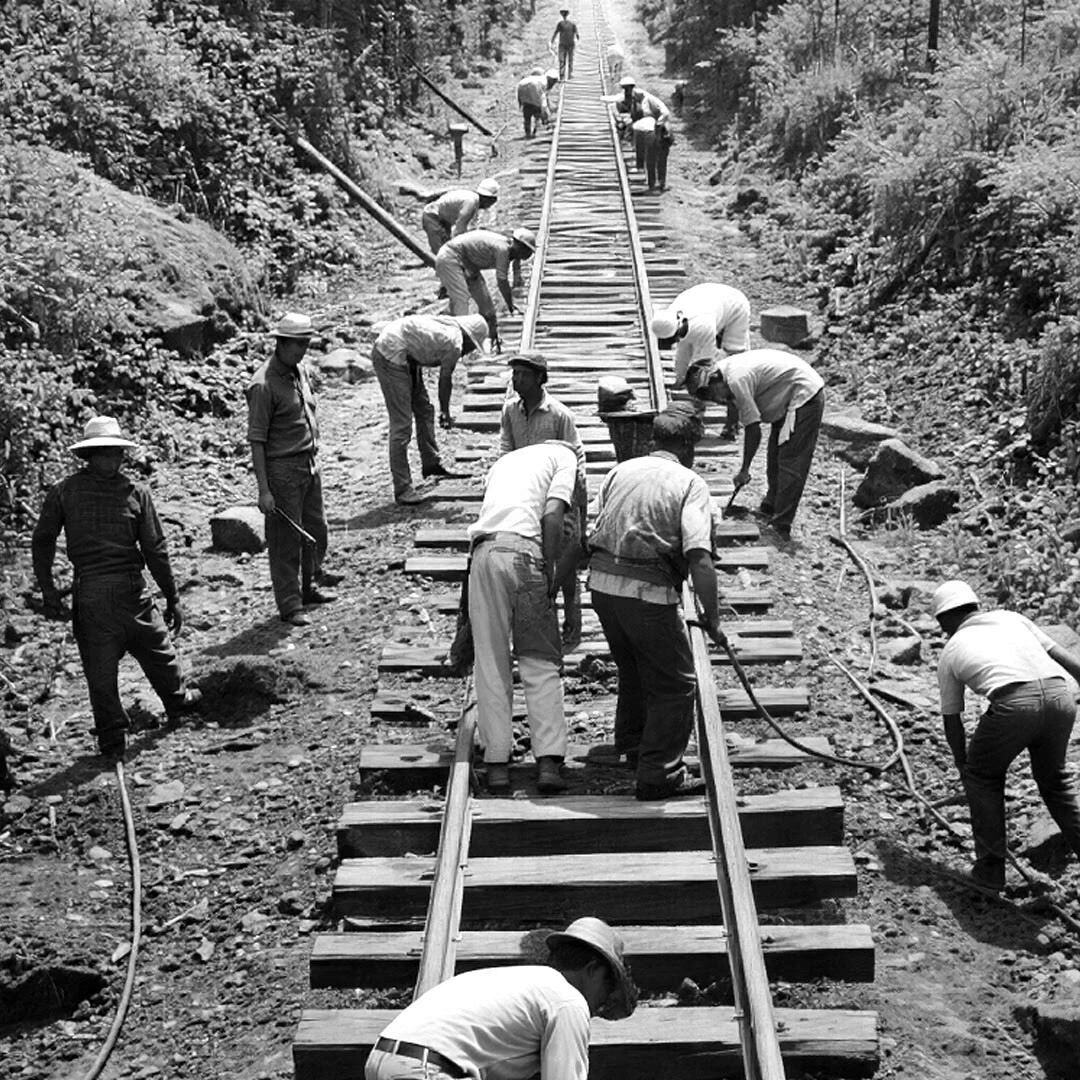 Ferrovia inicio das construções