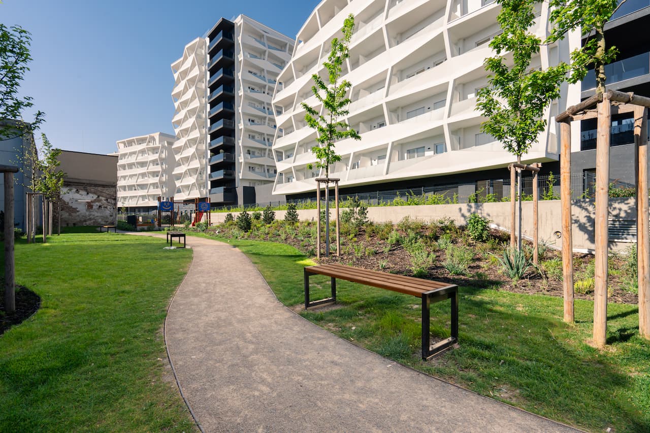 Exterior 5