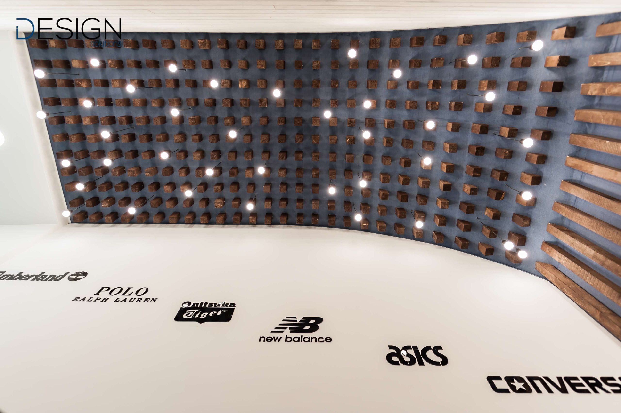 Retail Multibrand Store, New York, NY: Showcase Elegance