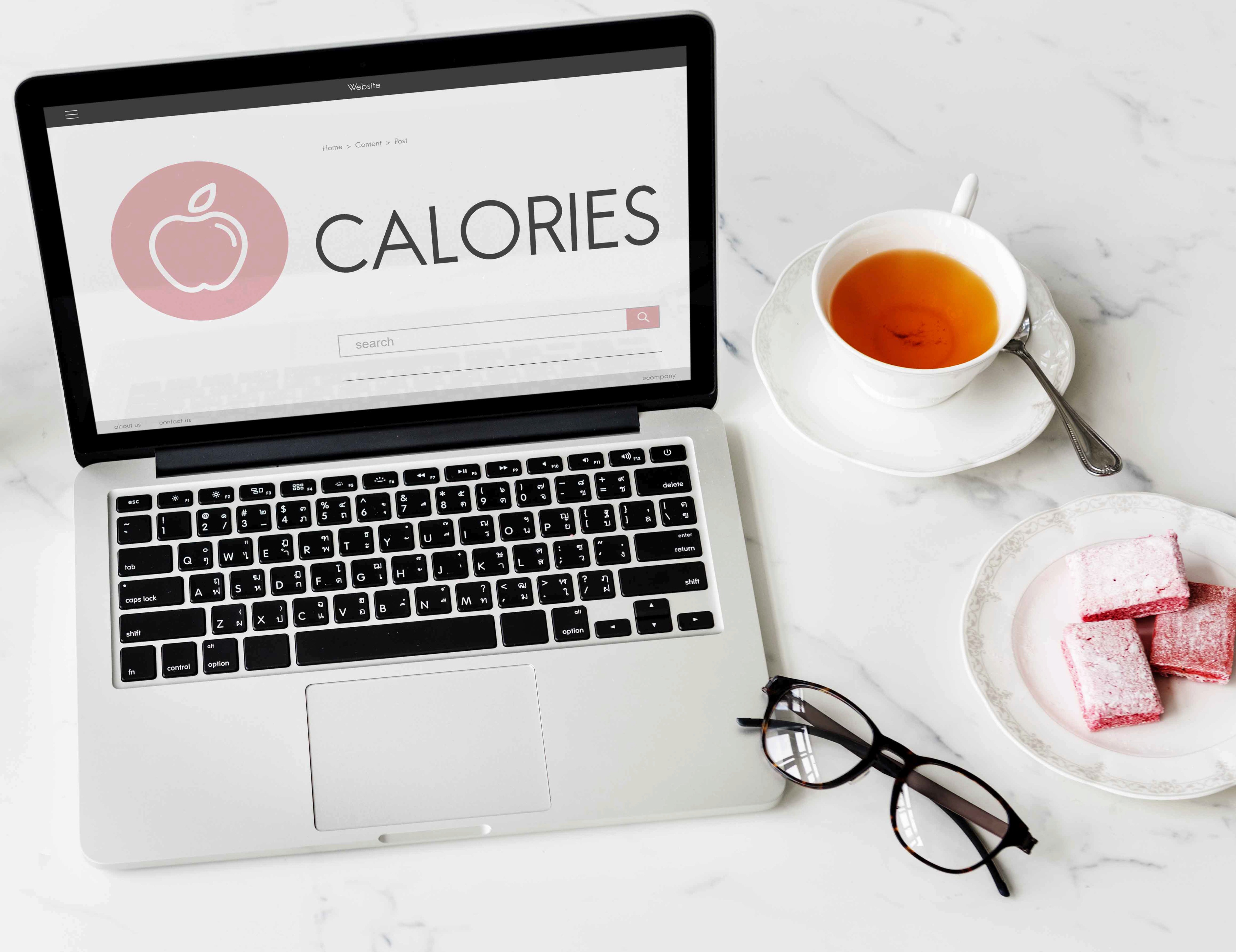 Track calories using caloric app
