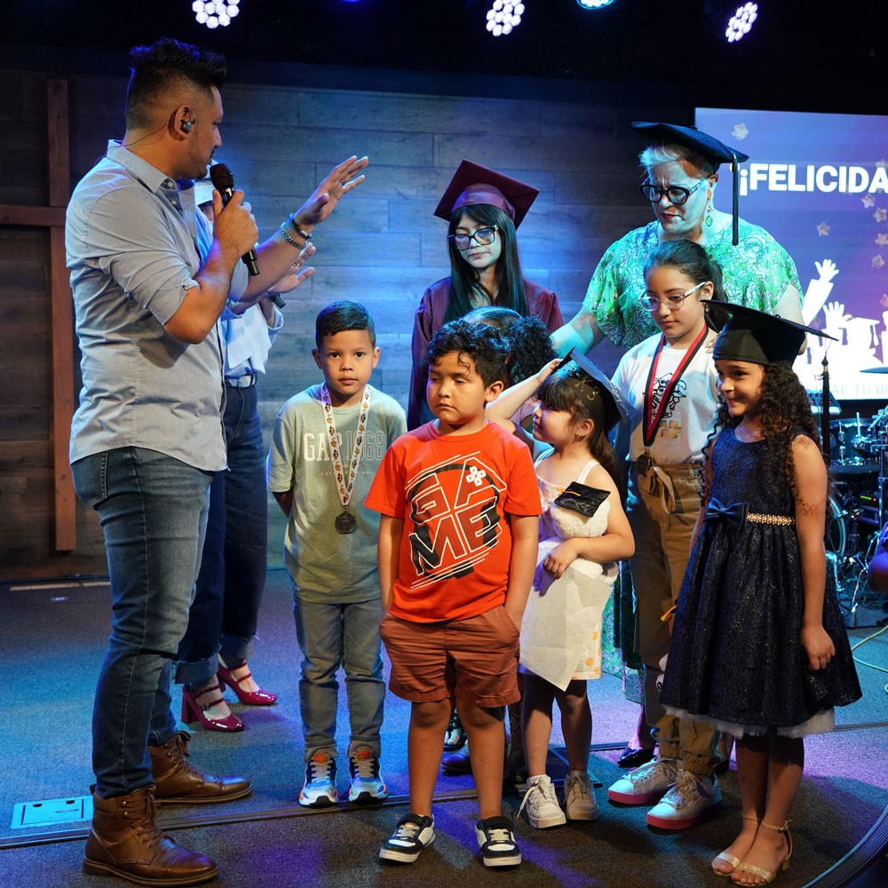 Niños en el escenario