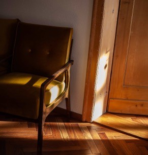 Światło wpadający do apartamentu hotelu Villa Stara Apteka