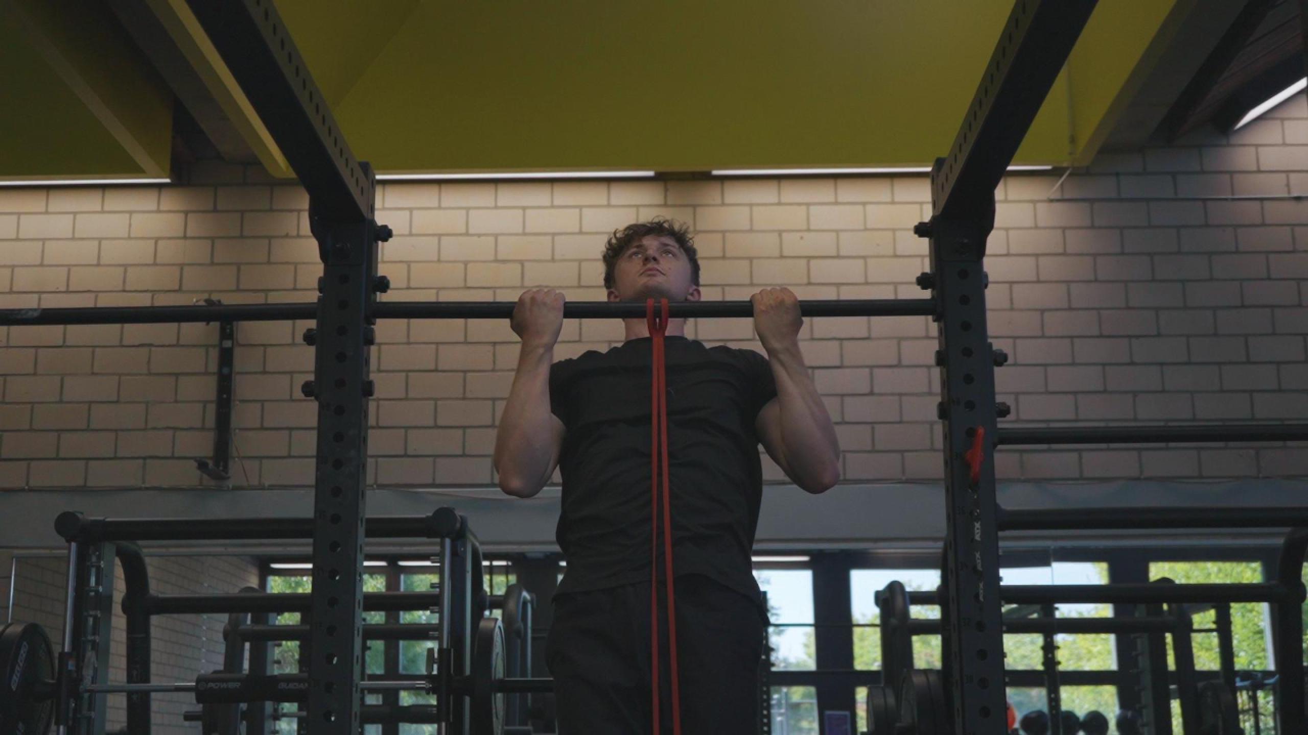 Assisted Close Grip Chin Up