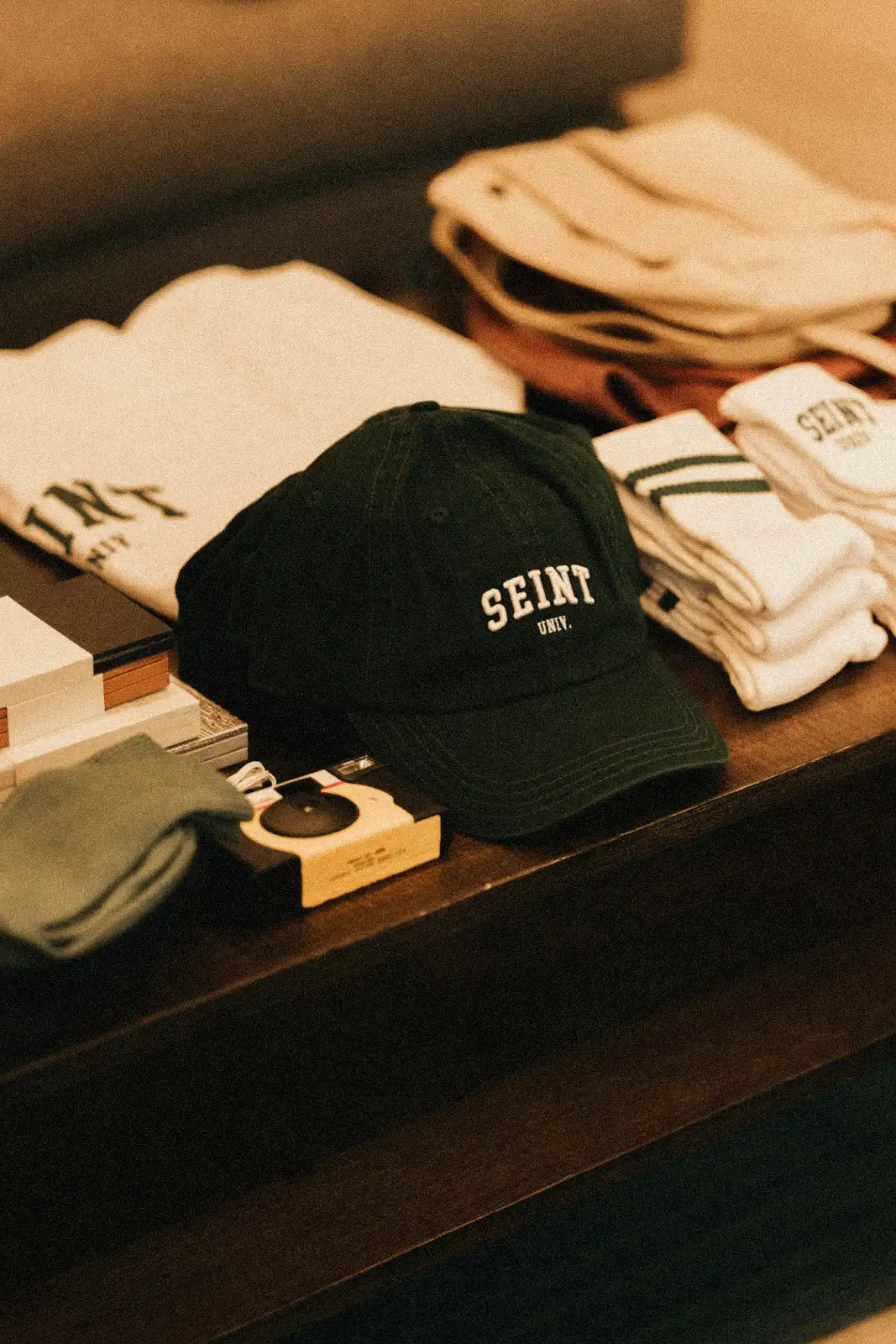 SEINT × 04 — image 03 of 8