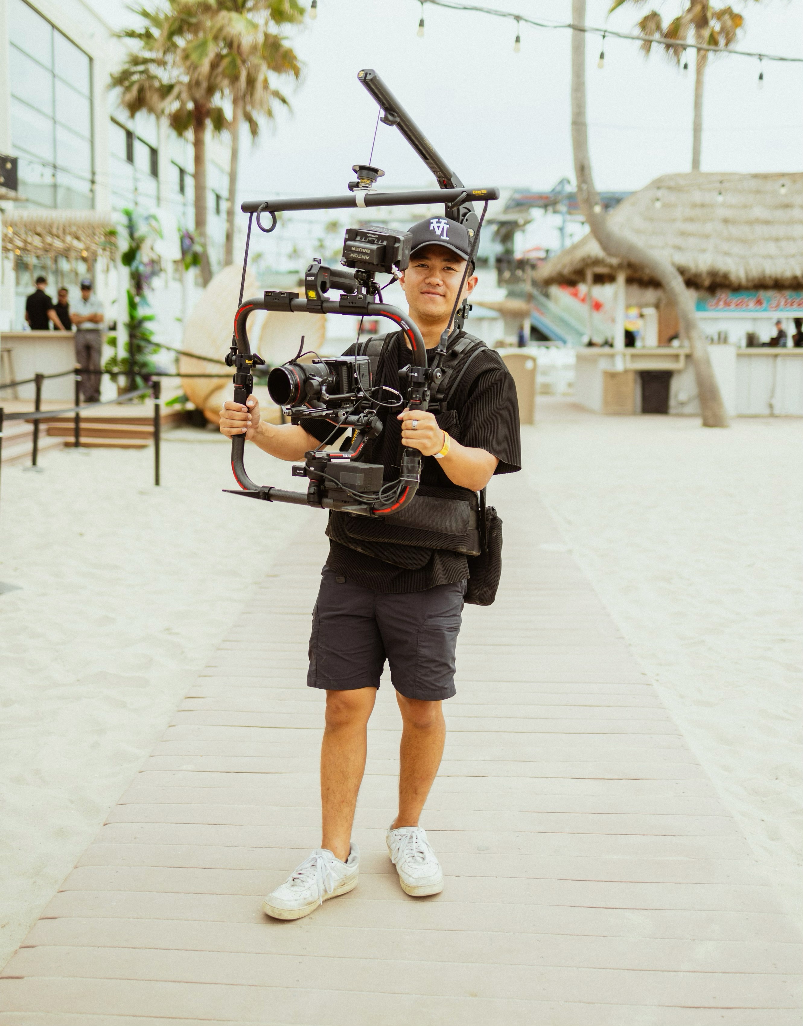 Behind the scenes photo 1