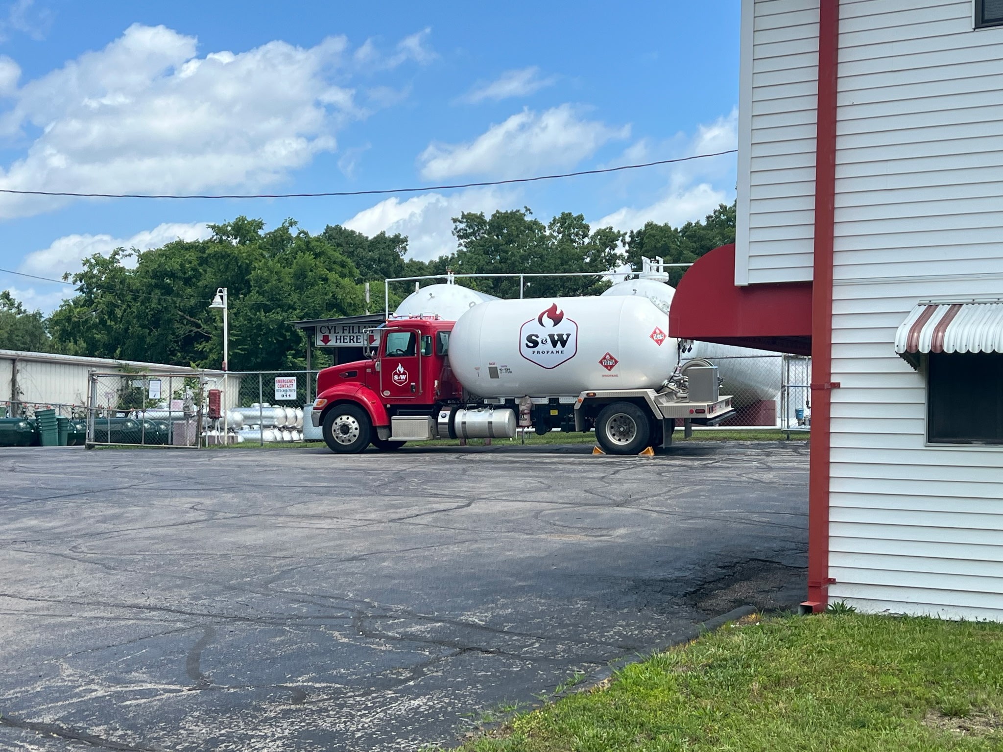 S&W s and w propane camdenton missouri truck after hours information refill delivery