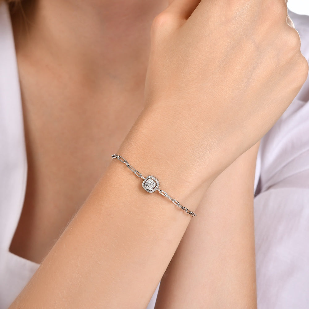 Assos 0.27 Karat G SI Baget Pırlanta Beyaz Altın Bileklik