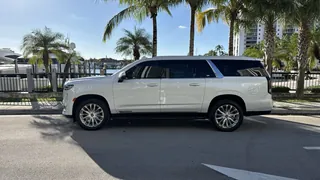 Cadillac Escalade ESV extended-body side profile