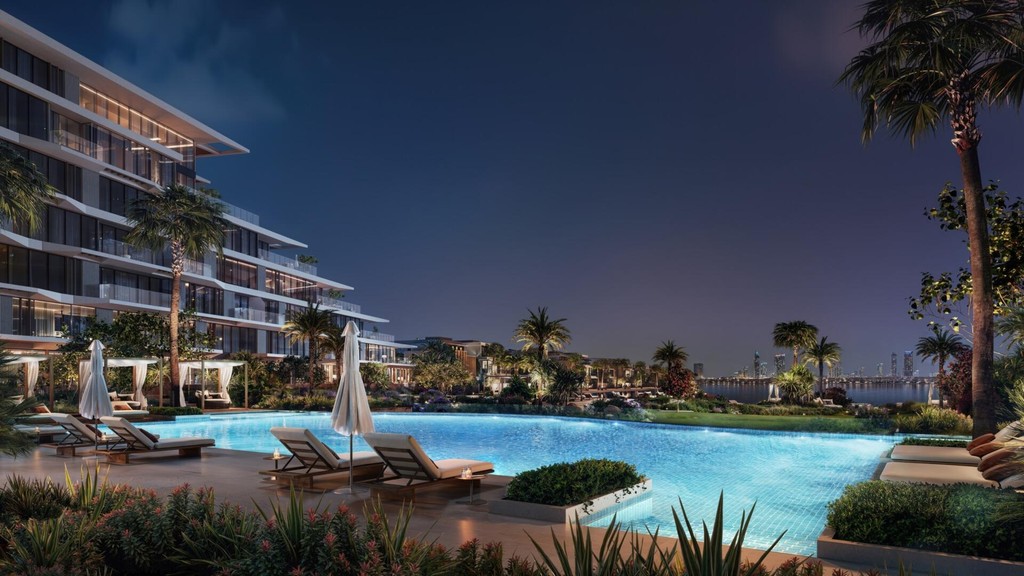 Scenic image of Palm Jumeirah Resort & Spa, highlighting its stunning architecture and lush surroundings.