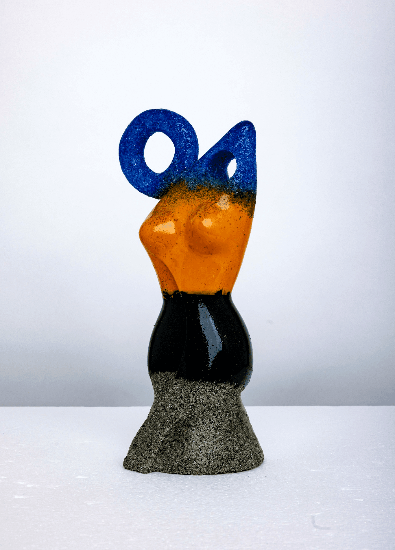 escultura abstracta para interiores