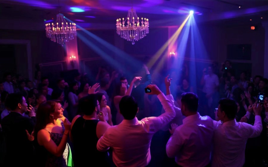 Packed wedding dance floor in Muskoka with NightStyle DJ bringing high energy