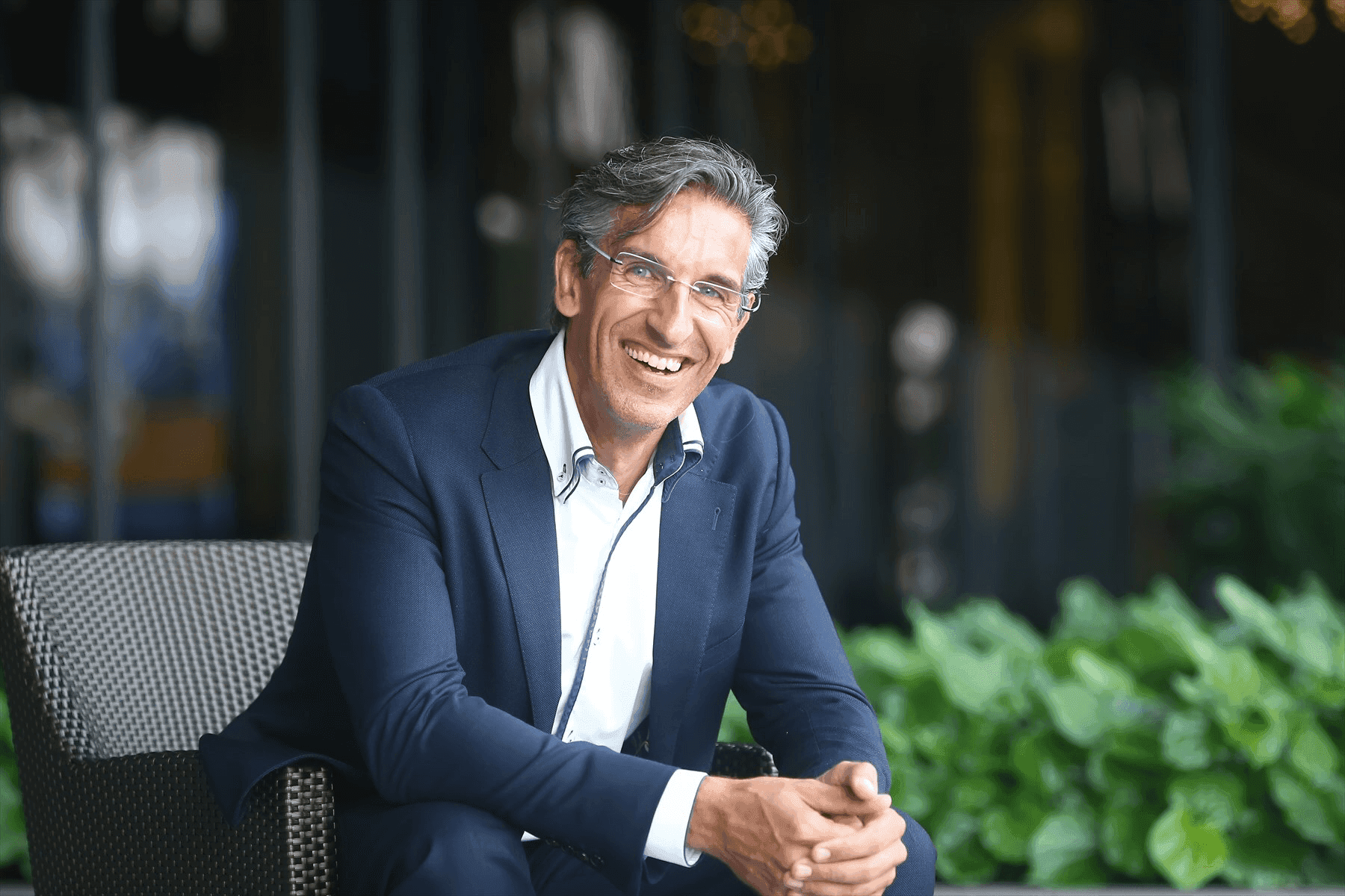 Black-and-white portrait of Ton Dobbe