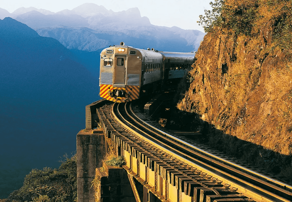 Trem de Curitiba a Morretes