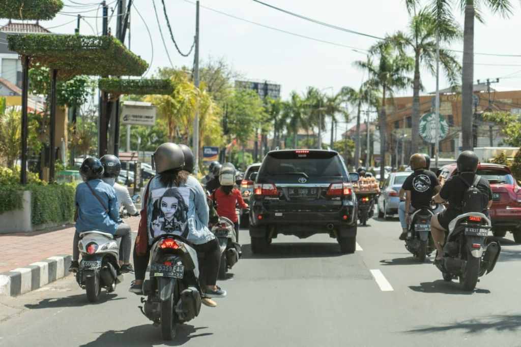 traffic in bali