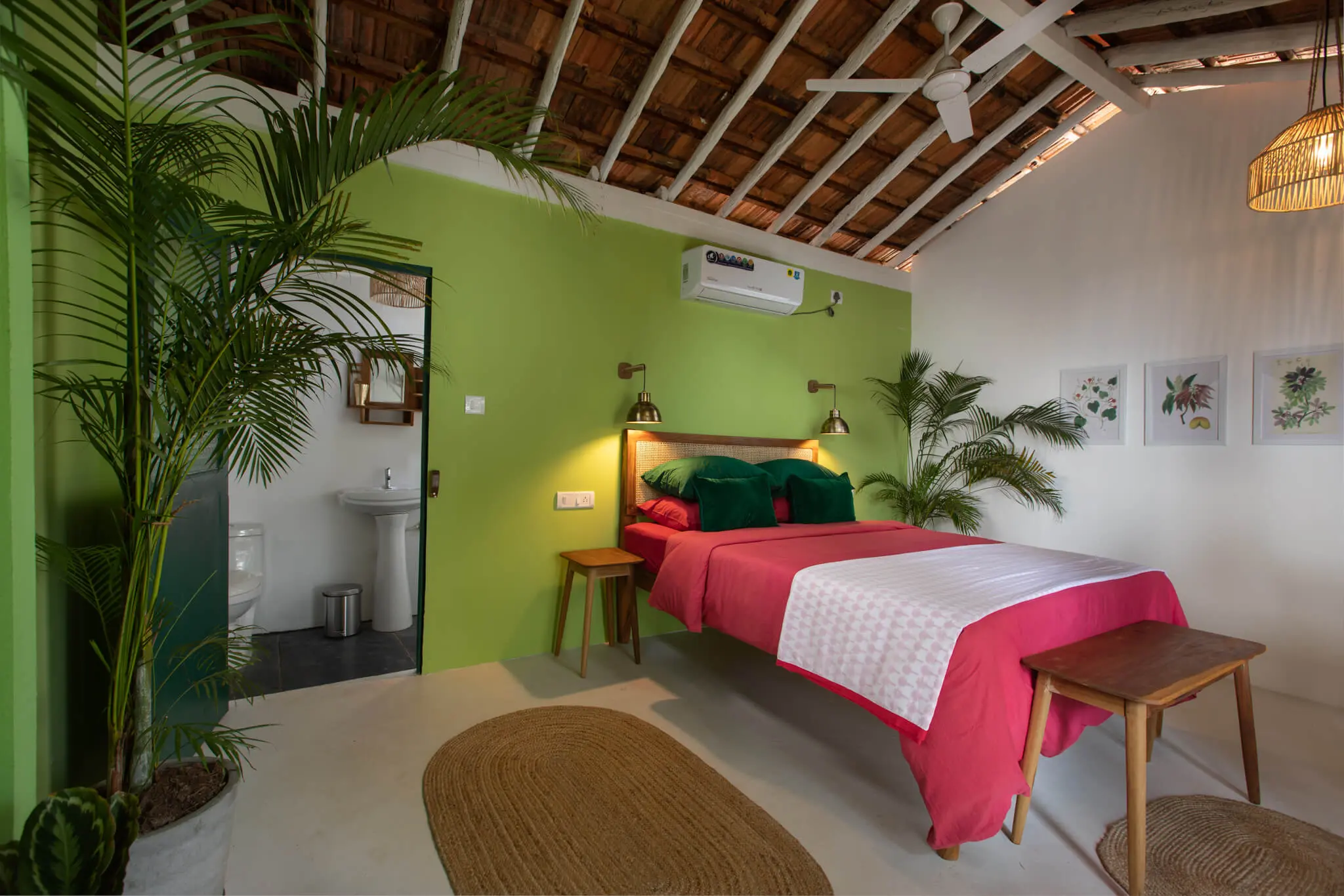 Sea View Hut 5 at Casa Jaali — garden hut interior
