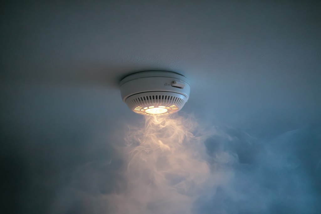 Smoke alarm in a smoky environment