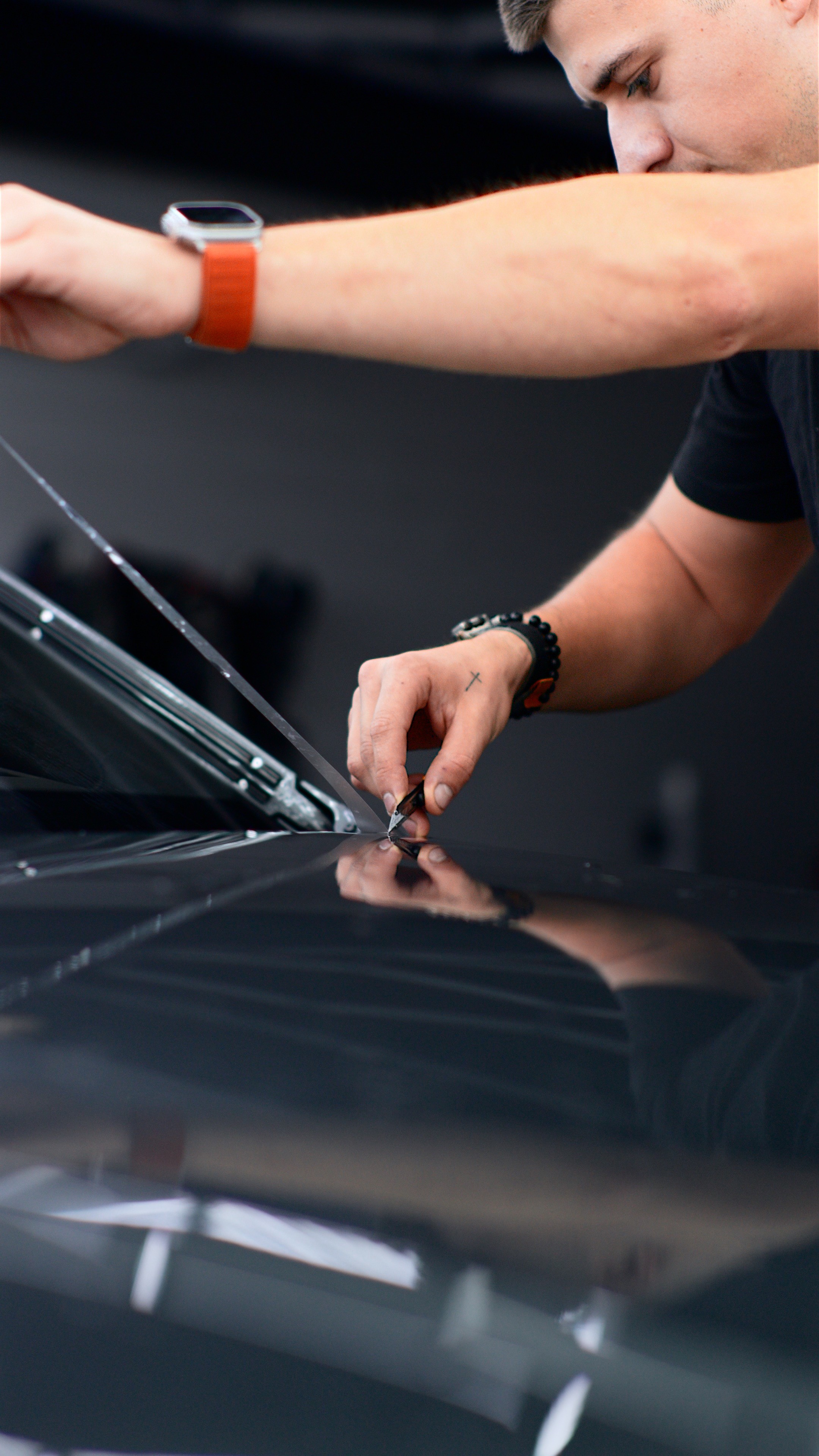 Man cutting PPF