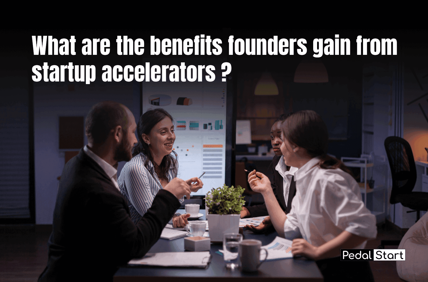What are the benefits founders gain from startup accelerators? blog image
