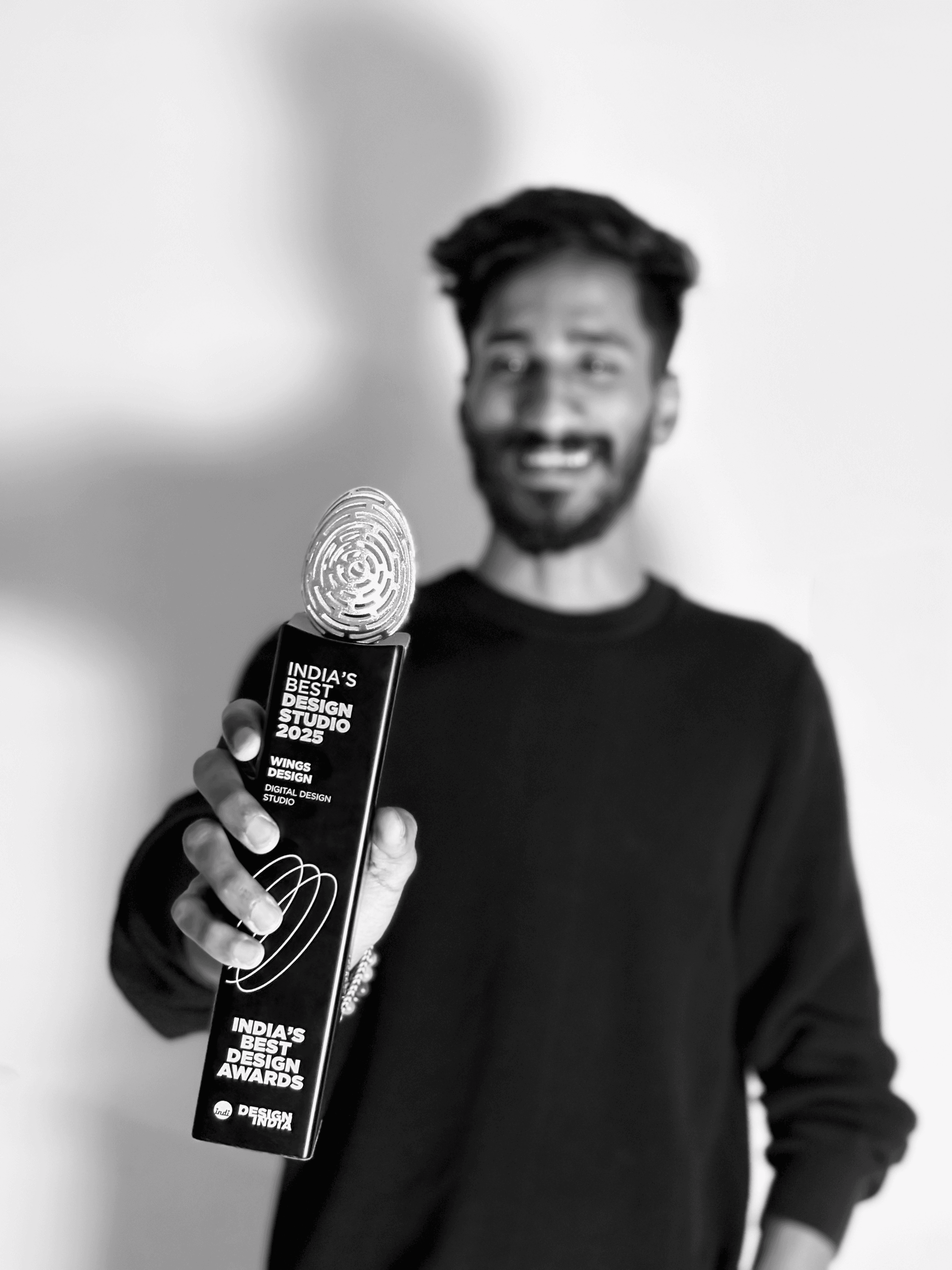 man in black crew neck shirt