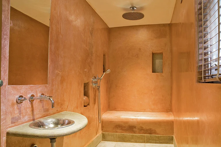 Hartingtons Heritage Tours hotel, Darley House, spacious terracotta bathroom