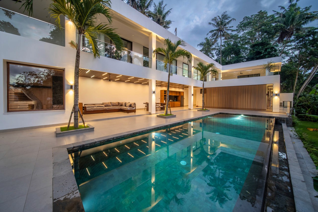 4-bedroom premium villa with jungle and river views in Ubud