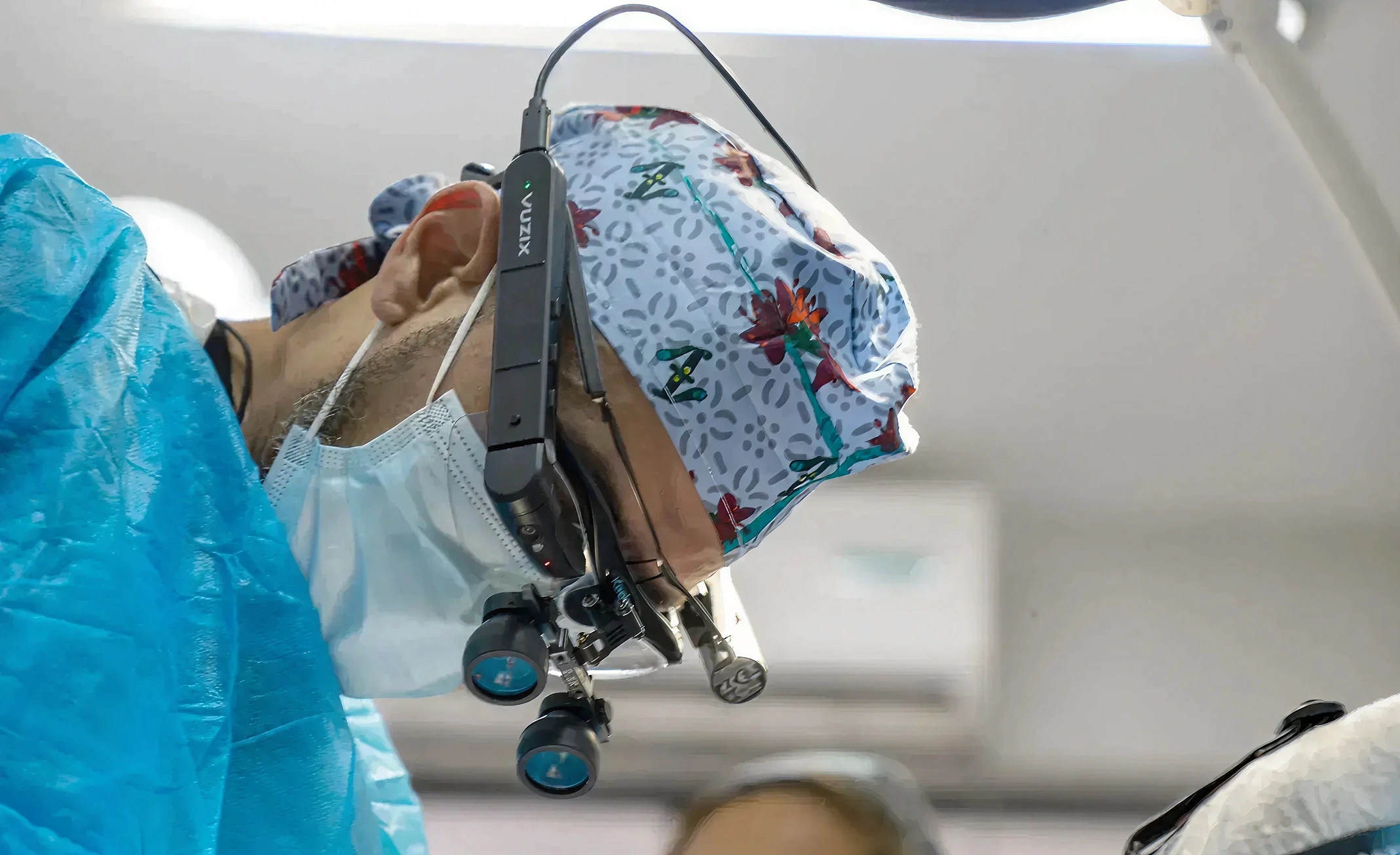 Smart glasses in active healthcare use for hands-free documentation, ward rounds and telemedicine consultations.