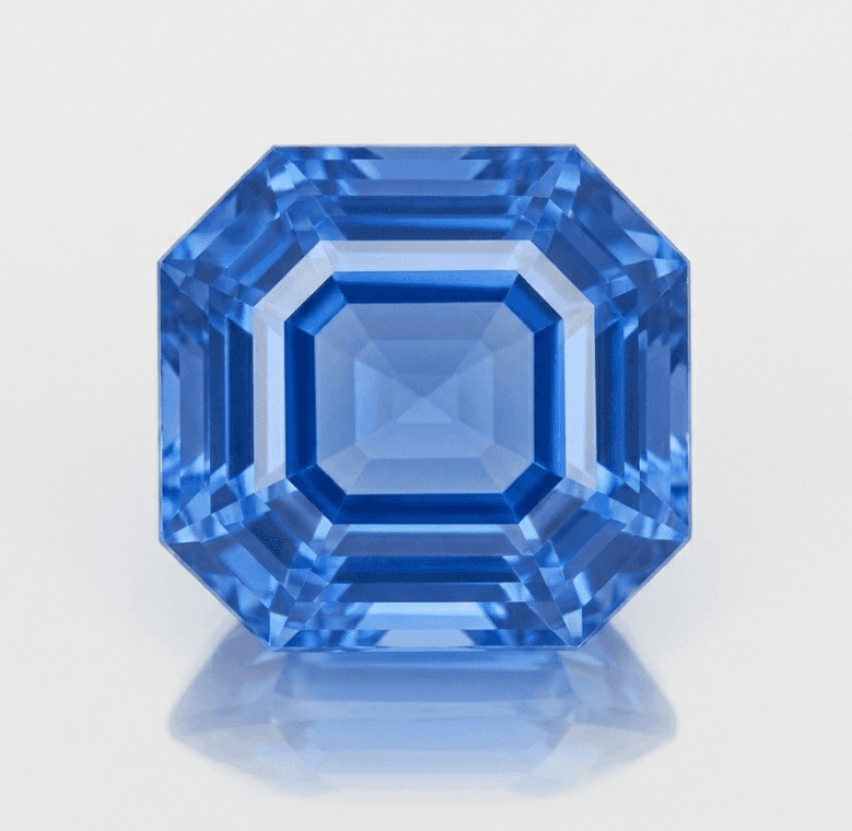 High quality Princess Cut Cornflower Blue Lab Grown Sapphire close-up