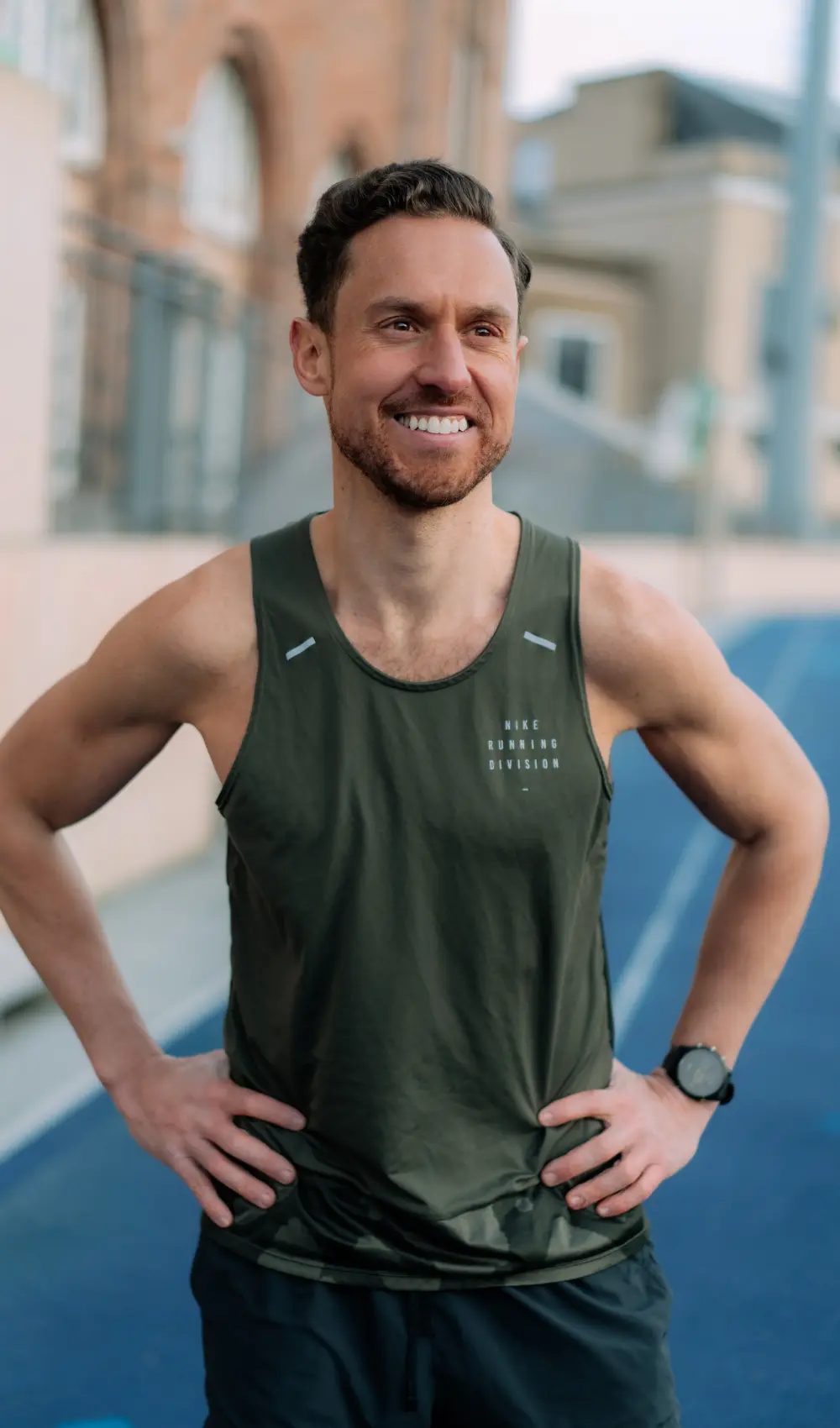 Peak performance coach, der tilbyder et struktureret og omfattende vægttabscoachingprogram med fokus på 5 faser inklusive træning og kost for at hjælpe dig med at opnå den krop, du altid har ønsket.