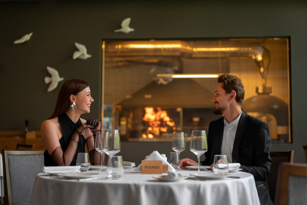 couple-at-fine-restaurant-example-how-to-improve-guest-experience-in-restaurant