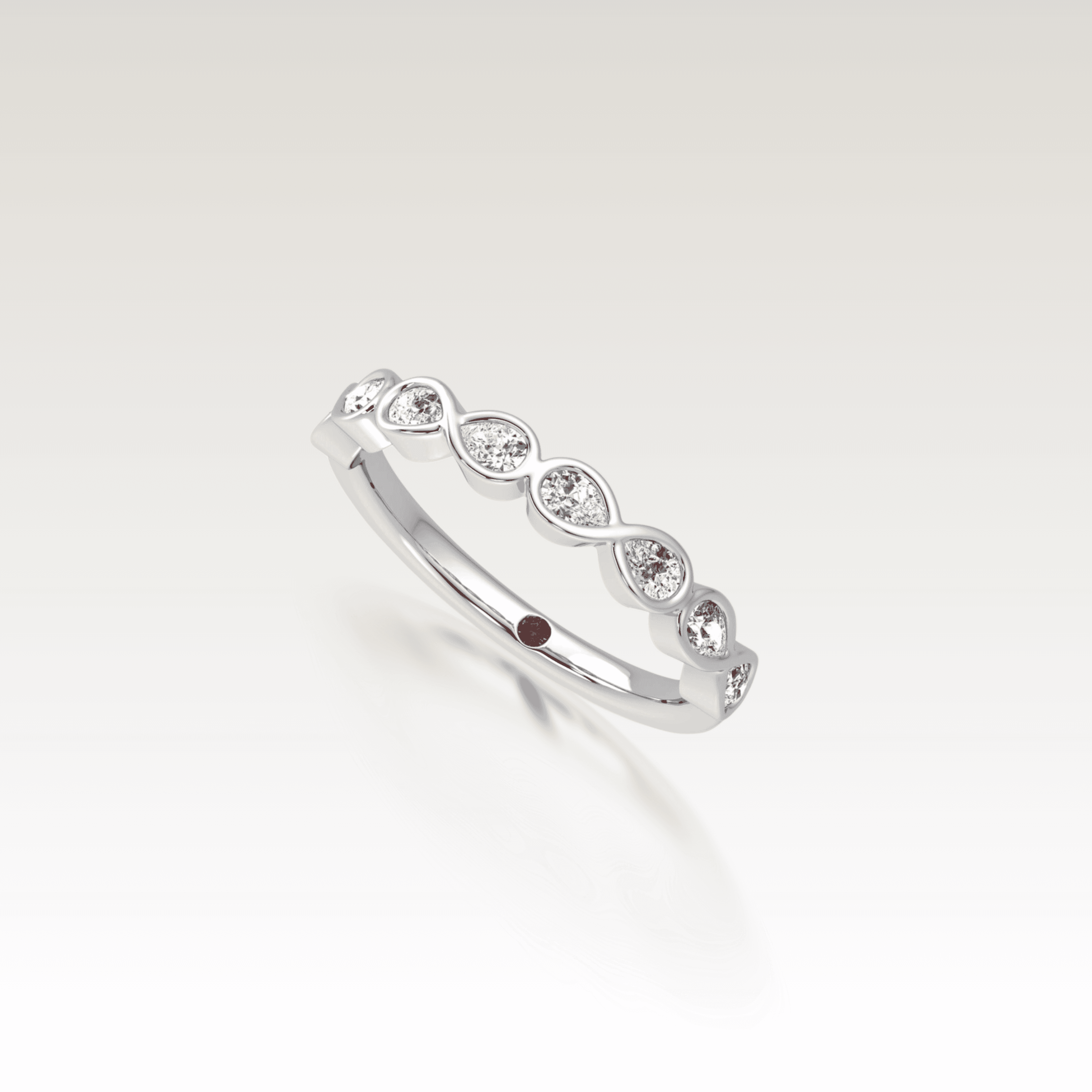 Her Wedding Band image 4