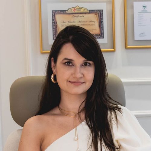 Dra. Ana Claudia