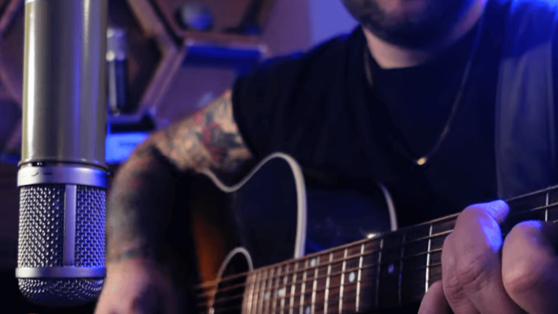 Acoustic Guitar & Cremona-251 Microphone