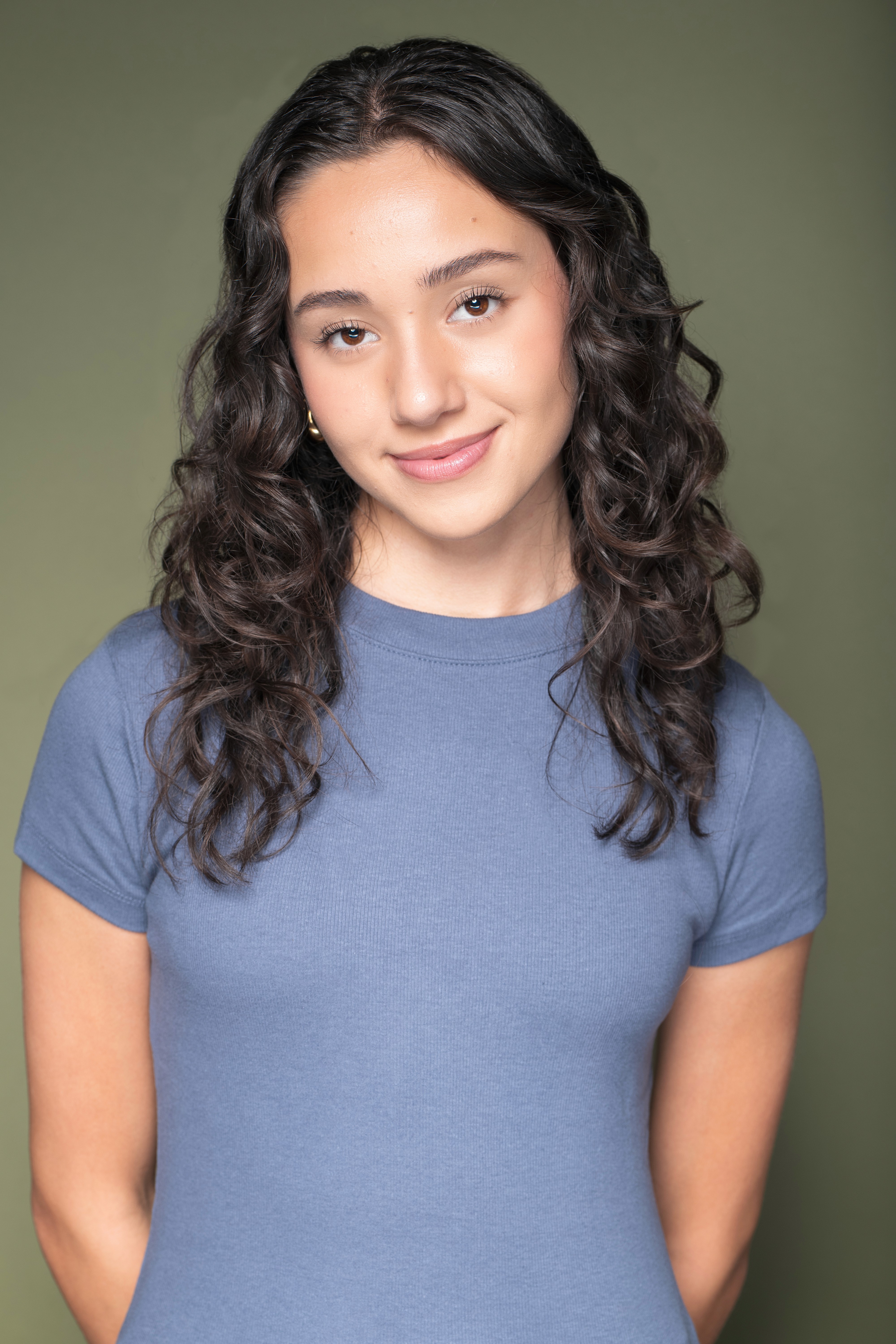 Professional headshots of a young women in professinal studio lighting, in Claremont, CA | FFotos