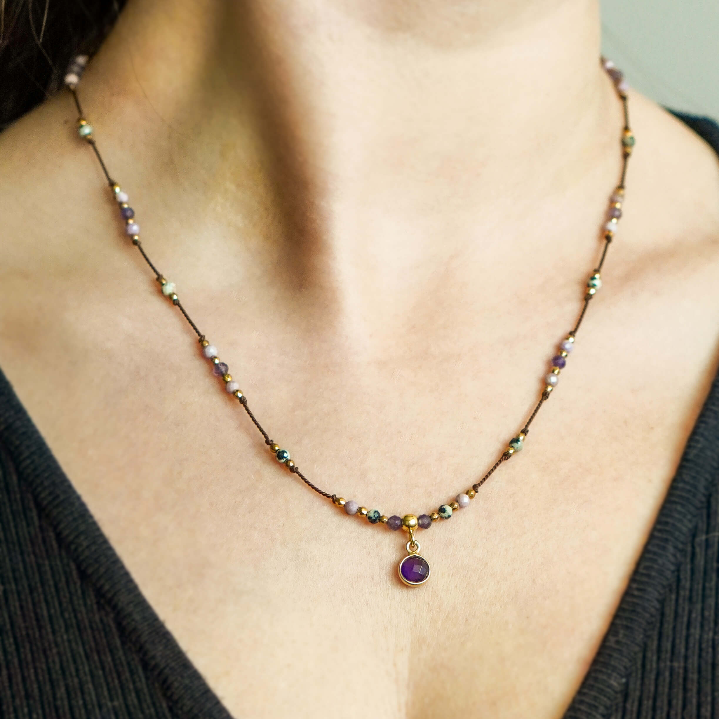 Delikatny naszyjnik z kamieni naturalnych ametyst jaspis dalmatyński fosfosyderyt spokój uziemienie, stabilność