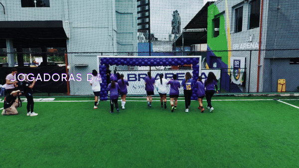 Athletes from the NGO Em Busca de Uma Estrela reject sexist criticism of women’s football.