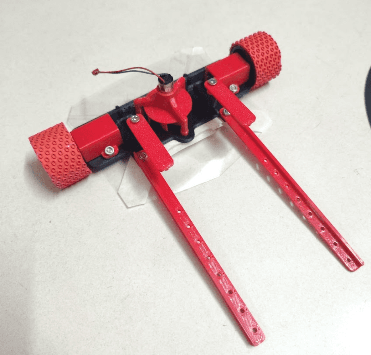 Suction chassis side view – wheel position, motor mounts and plastic skirts