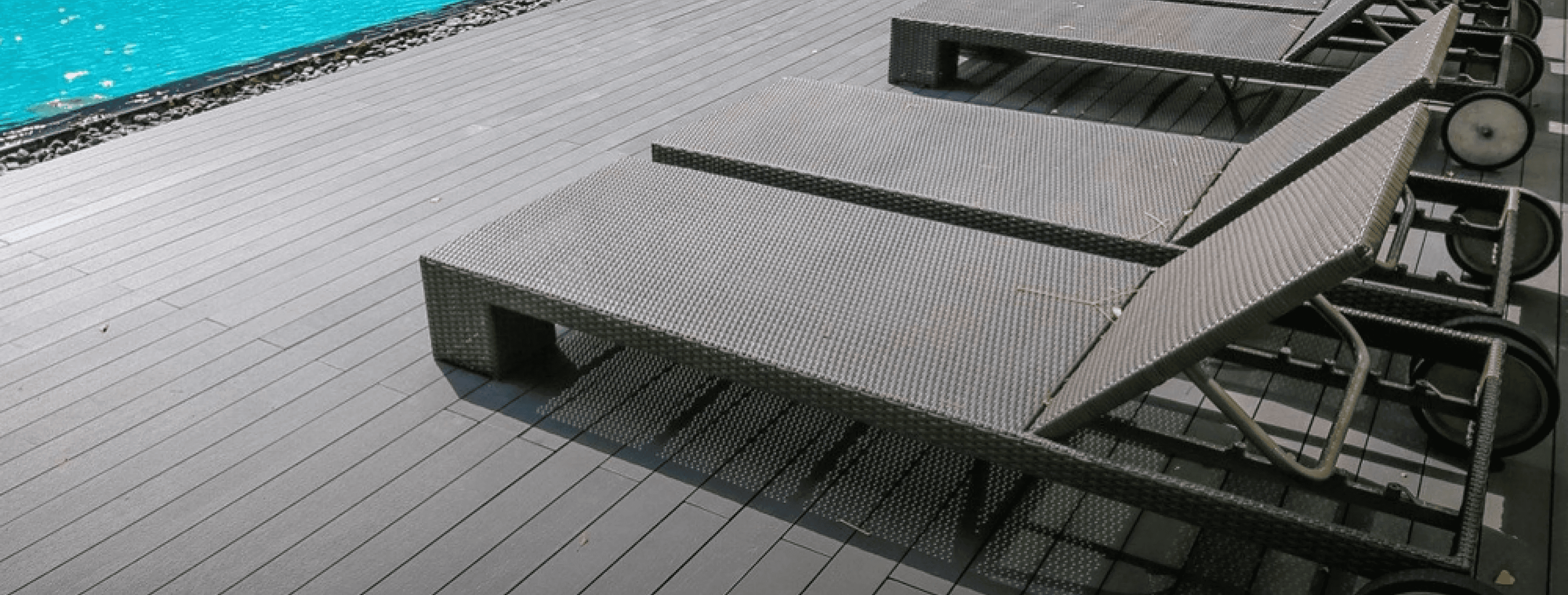 Tersedia Decking lantai kayu WPC (Wood Plastic Composite) dari MUDA WPC yang cocok untuk pemasangan di taman dan kolam renang bangunan hotel, apartemen, mall, dan rumah Anda.