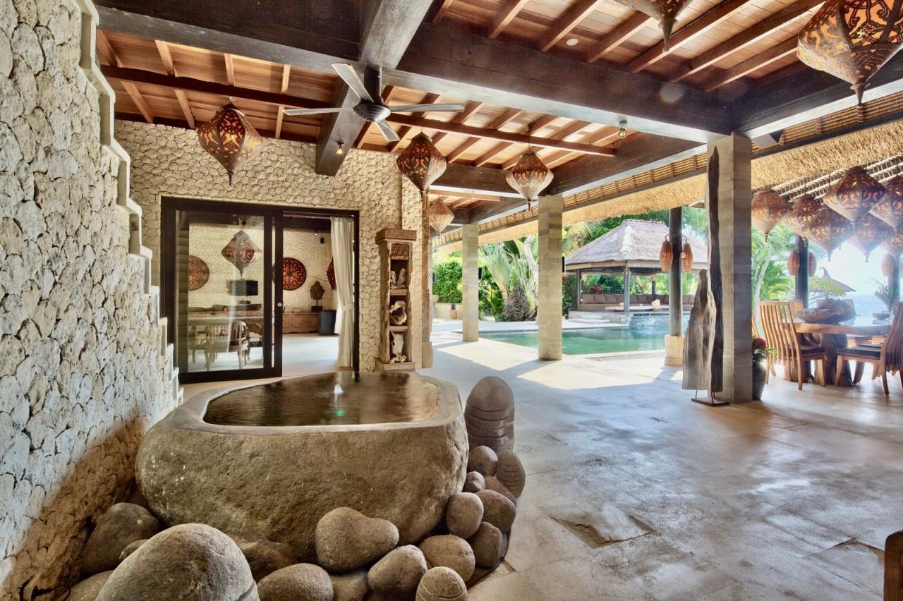 Beachfront villa complex in Freehold in Lovina, North Bali