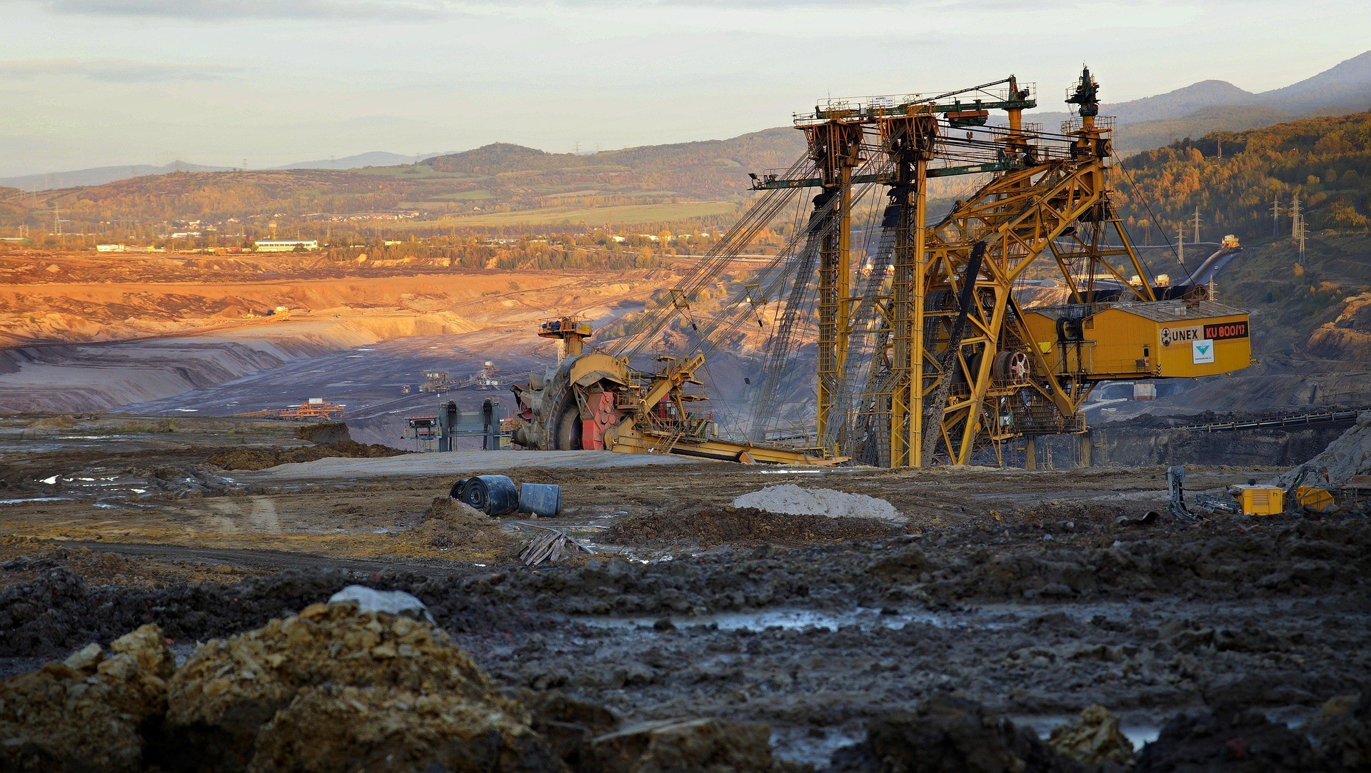 Mining industry in Ethiopia with raw mineral materials