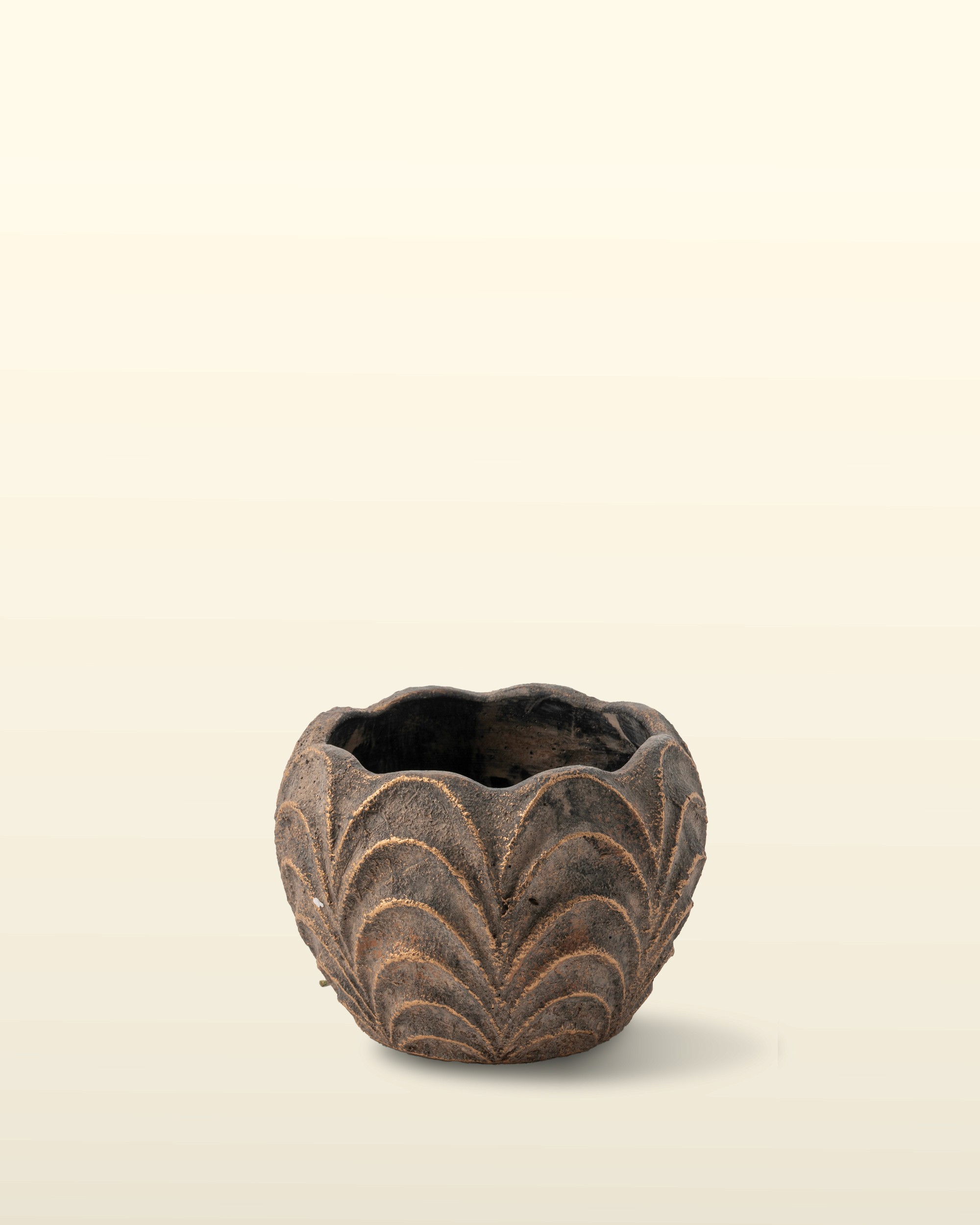 حوض بني — 17×17×12 سم — البيت الأخضر