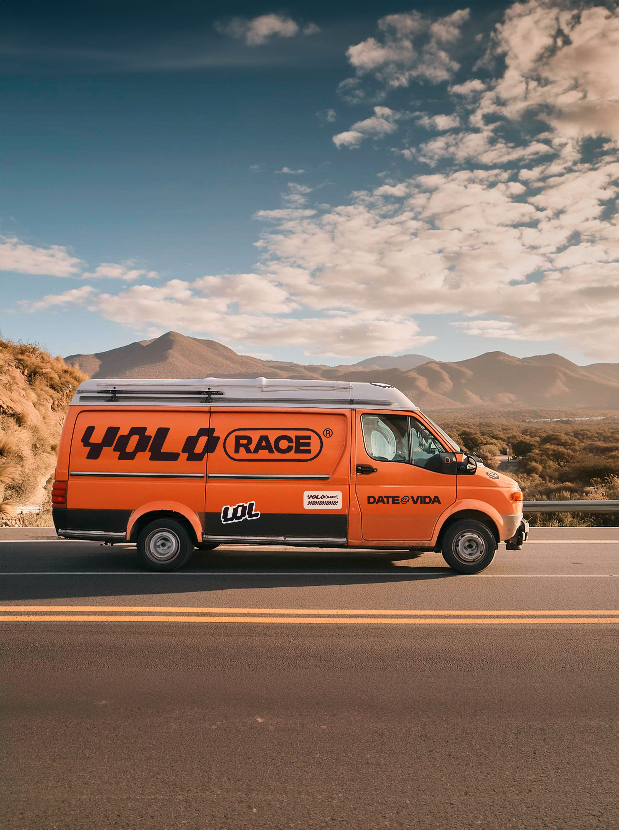 Camisetas colgadas de YOLO Race