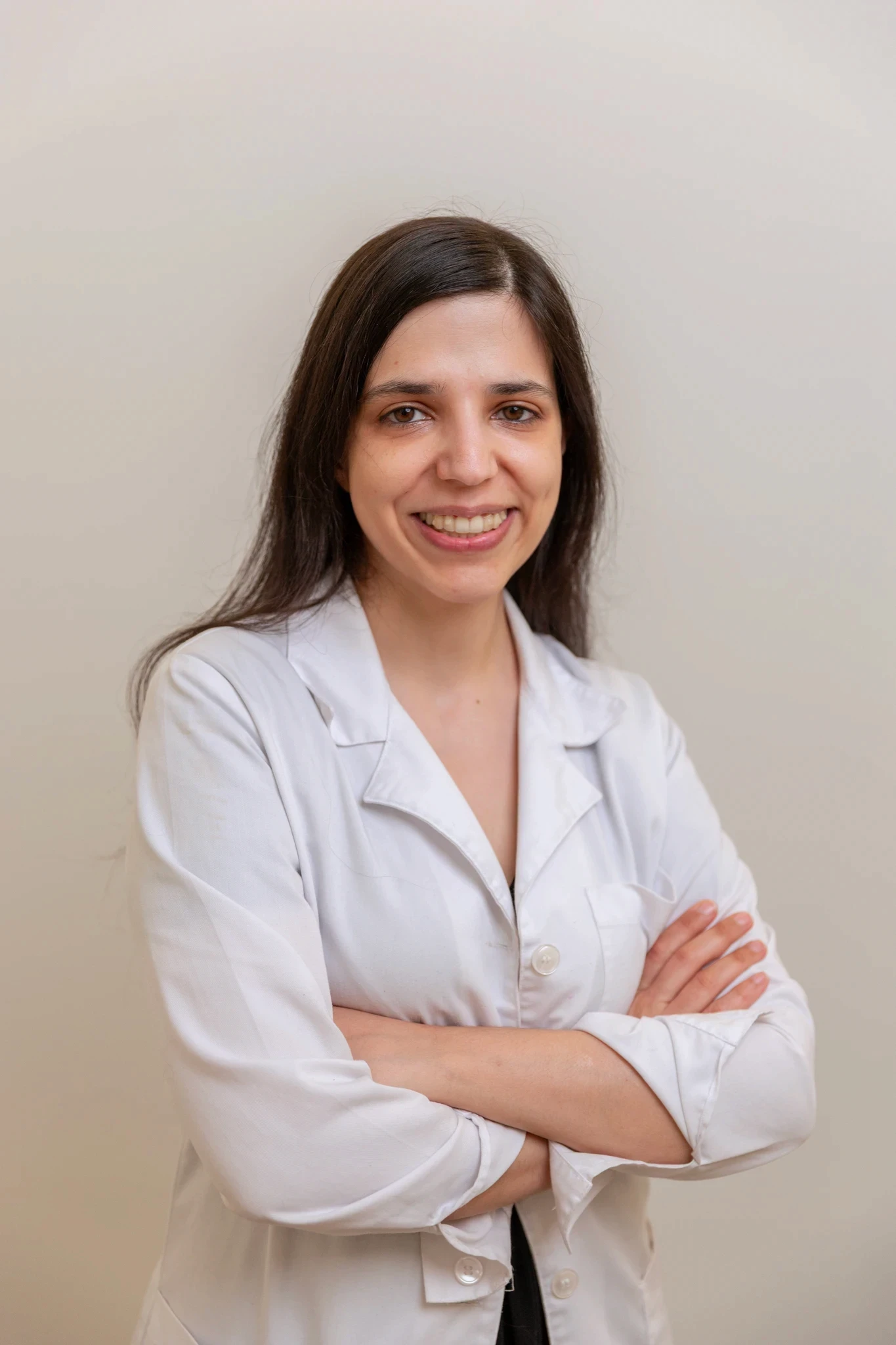 Um médico de medicina funcional a analisar os resultados com um paciente.