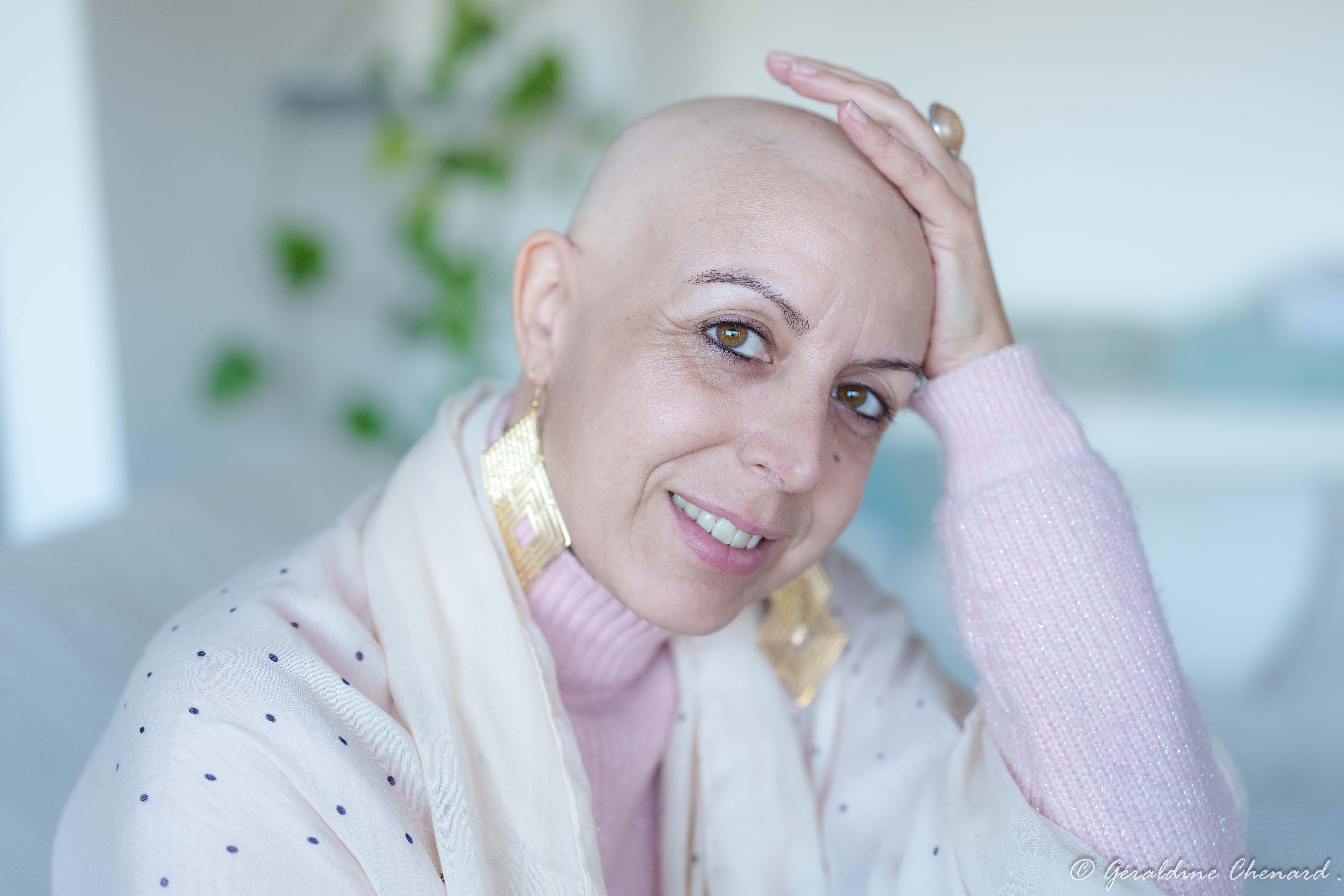 portrait femme cancer rasée
