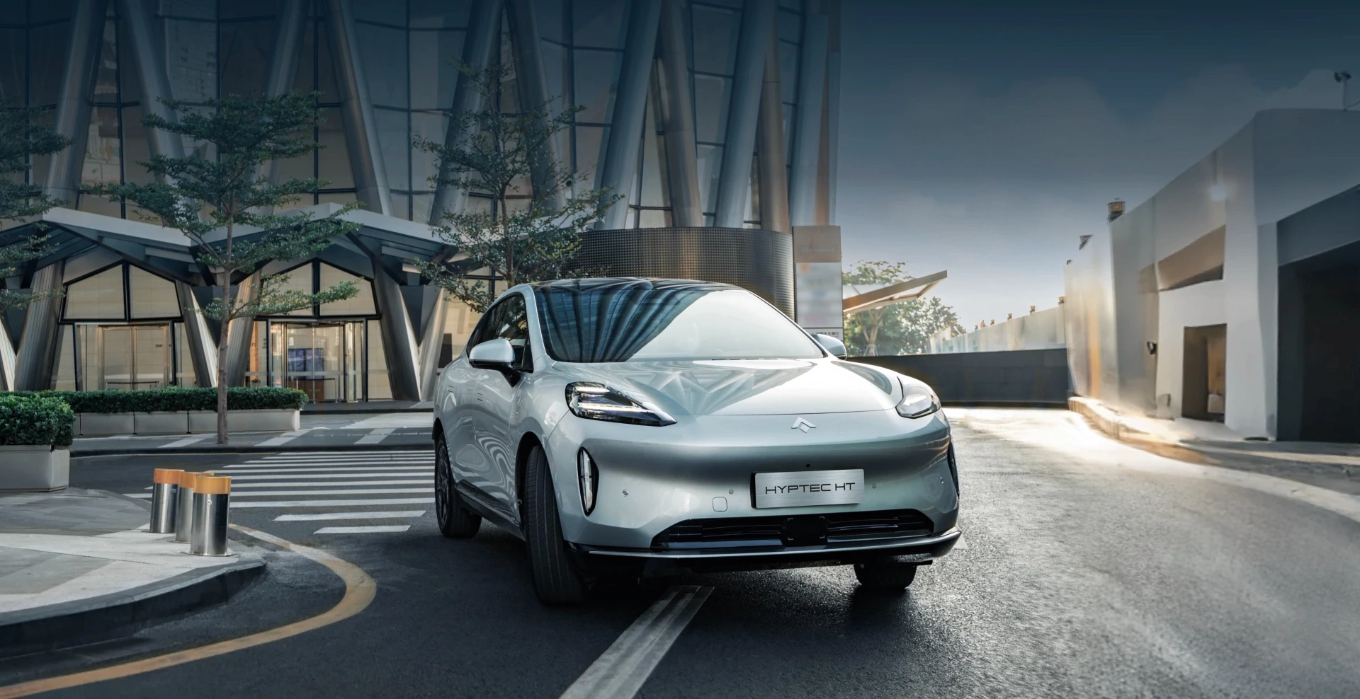 Singer delivering impactful and immersive experiences for her audience