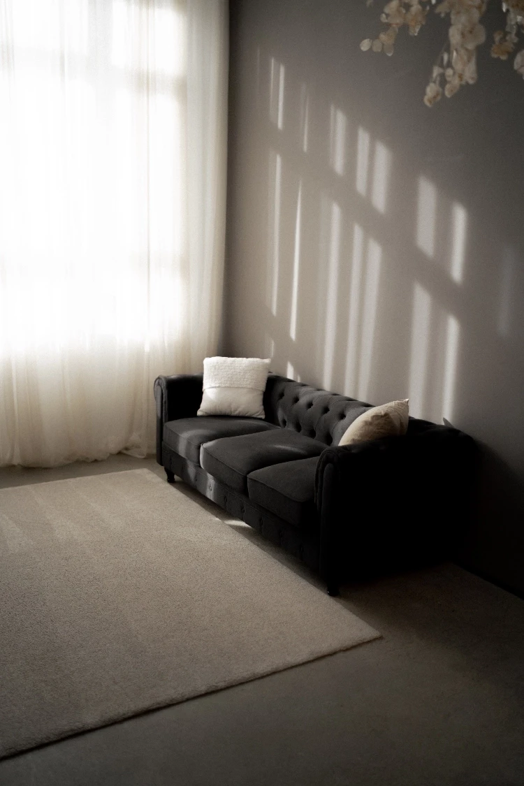 Luxurious boudoir setting in Solothurn, Switzerland by photographer Ramona.