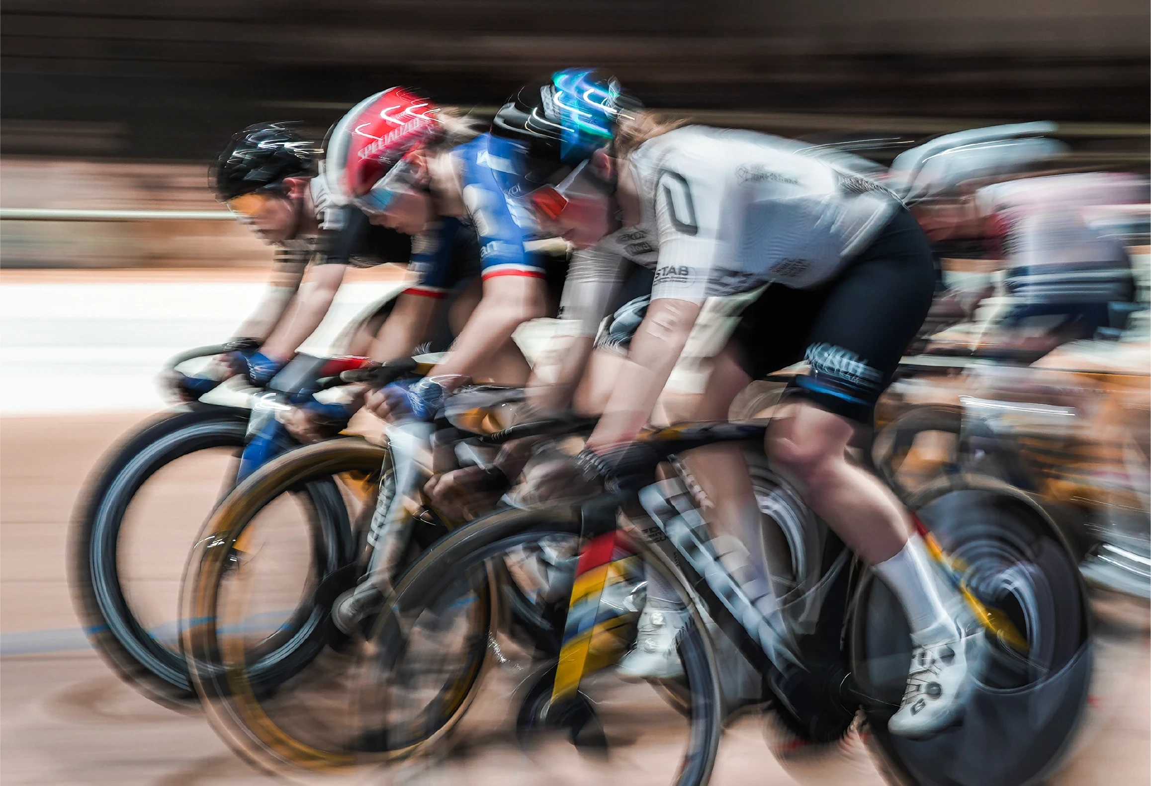 Univers graphique des Deux Nuits U, couleurs et ambiance du Vélodrome de Bretagne