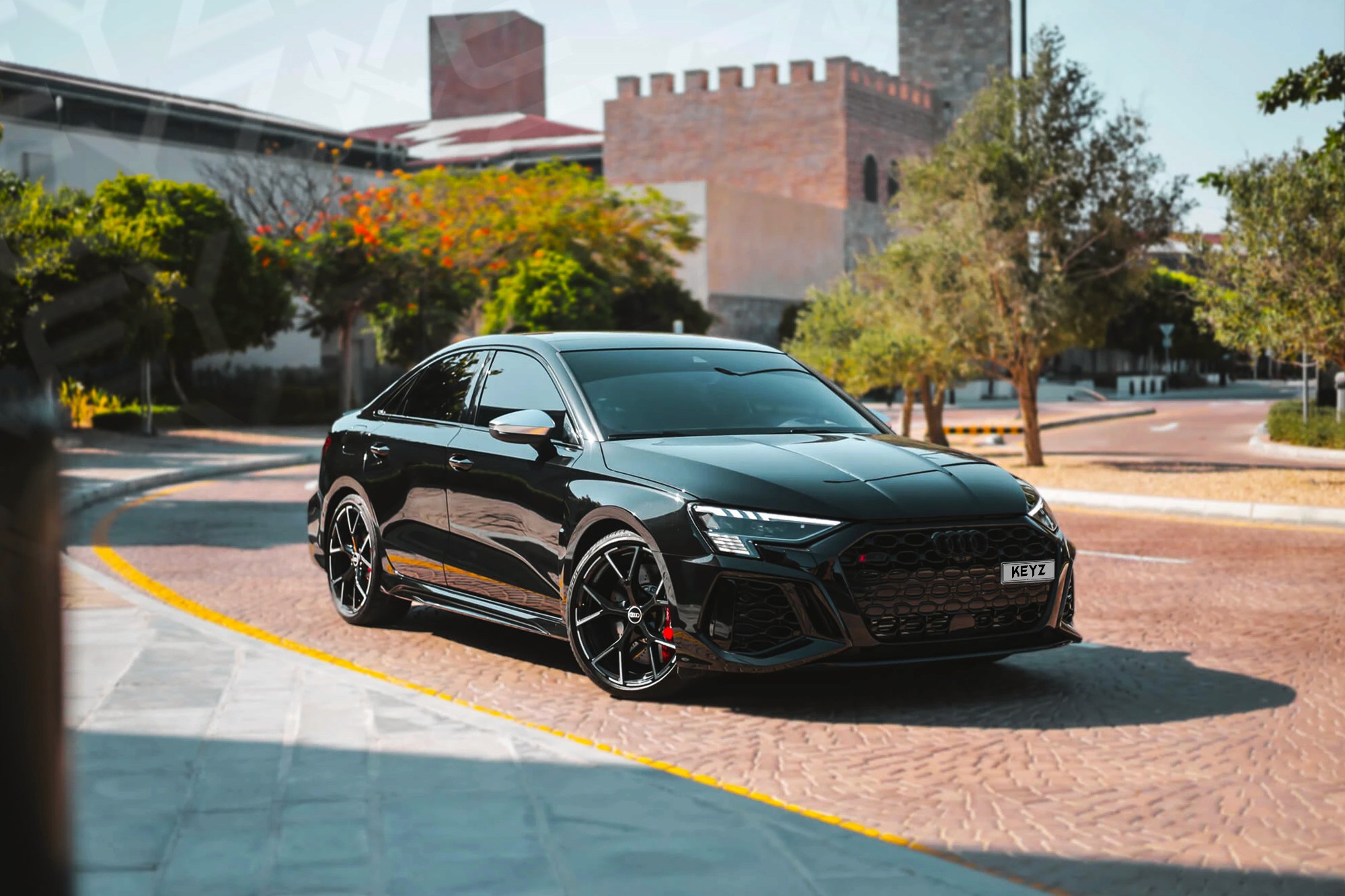 Vue extérieure Audi RS3 Noir – Location Sportive à Dubaï | Keyz Rent