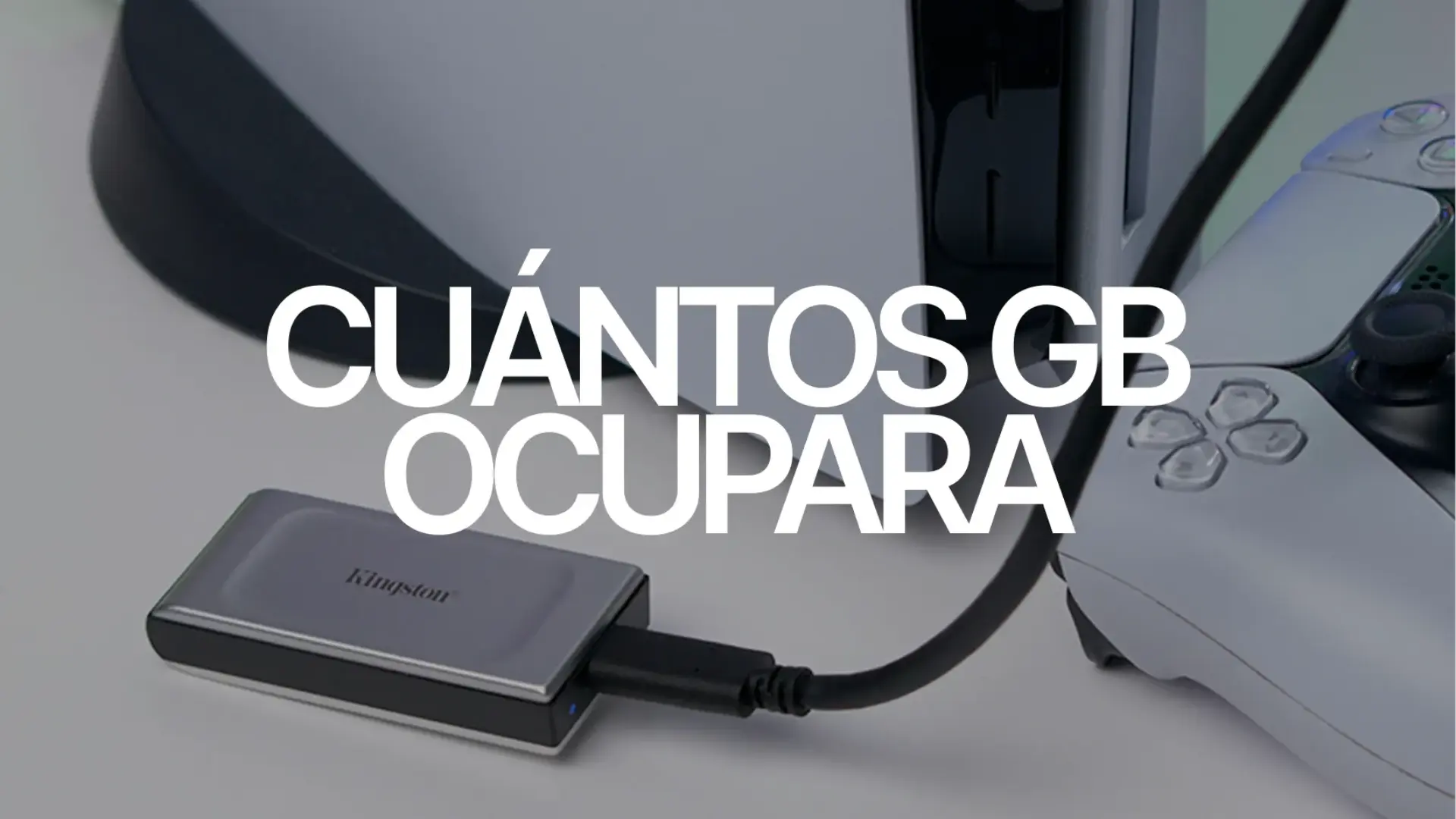 Primer plano de un dispositivo de almacenamiento externo conectado a una consola PlayStation